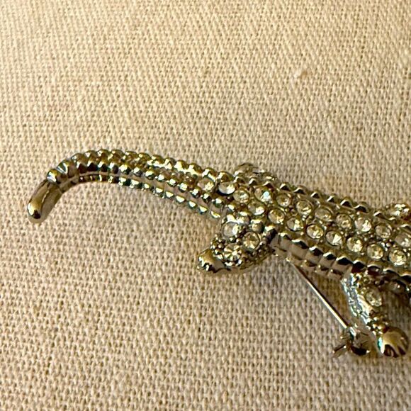 Alligator Silvertone Brooch with Clear Rhinestone Detail. - Picture 3 of 6
